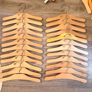 GAP Wooden children’s Hangers